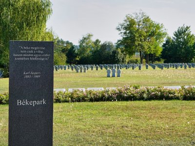 "Peace Road" imádság a budaörsi német-magyar katonai temetőben – 3. kép
